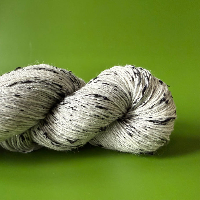 Elitespun Essentials 80/20 Wool/Black Large Neps (Fingering)