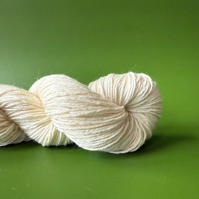Elitespun Essentials 100% Merino Superwash Yarn (Worsted)