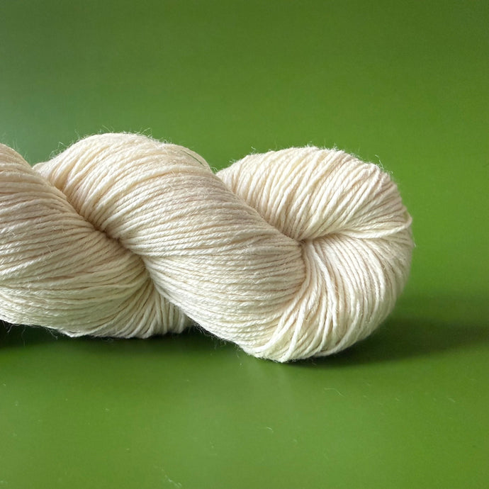 Elitespun Essentials 100% Merino Wool Superwash 8-ply Yarn (DK Sport)