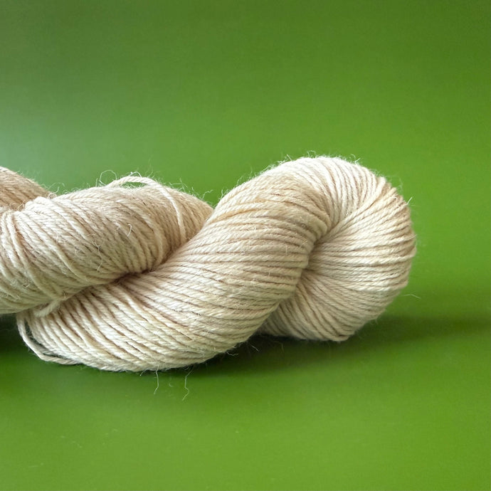 Elitespun Essentials 100% Blue Faced Leicester Untreated Yarn (Worsted)