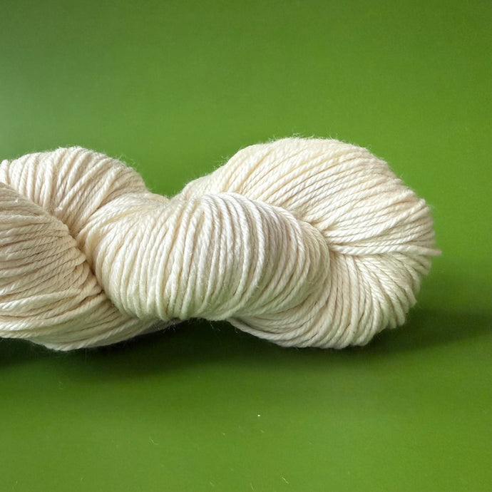 Elitespun Essentials 100% Superwash Wool 17 Micron Yarn (Worsted)
