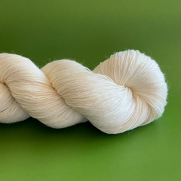 Elitespun Essentials Merino single ply Superwash Yarn (Laceweight)