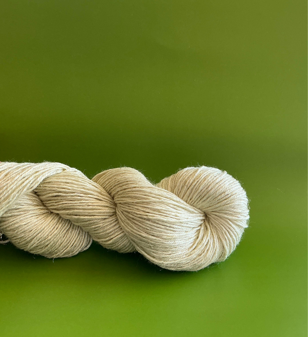 Elitespun Essentials 84/16 Merino Wool/Sparkling Stellina Gold Superwash Yarn (Worsted)