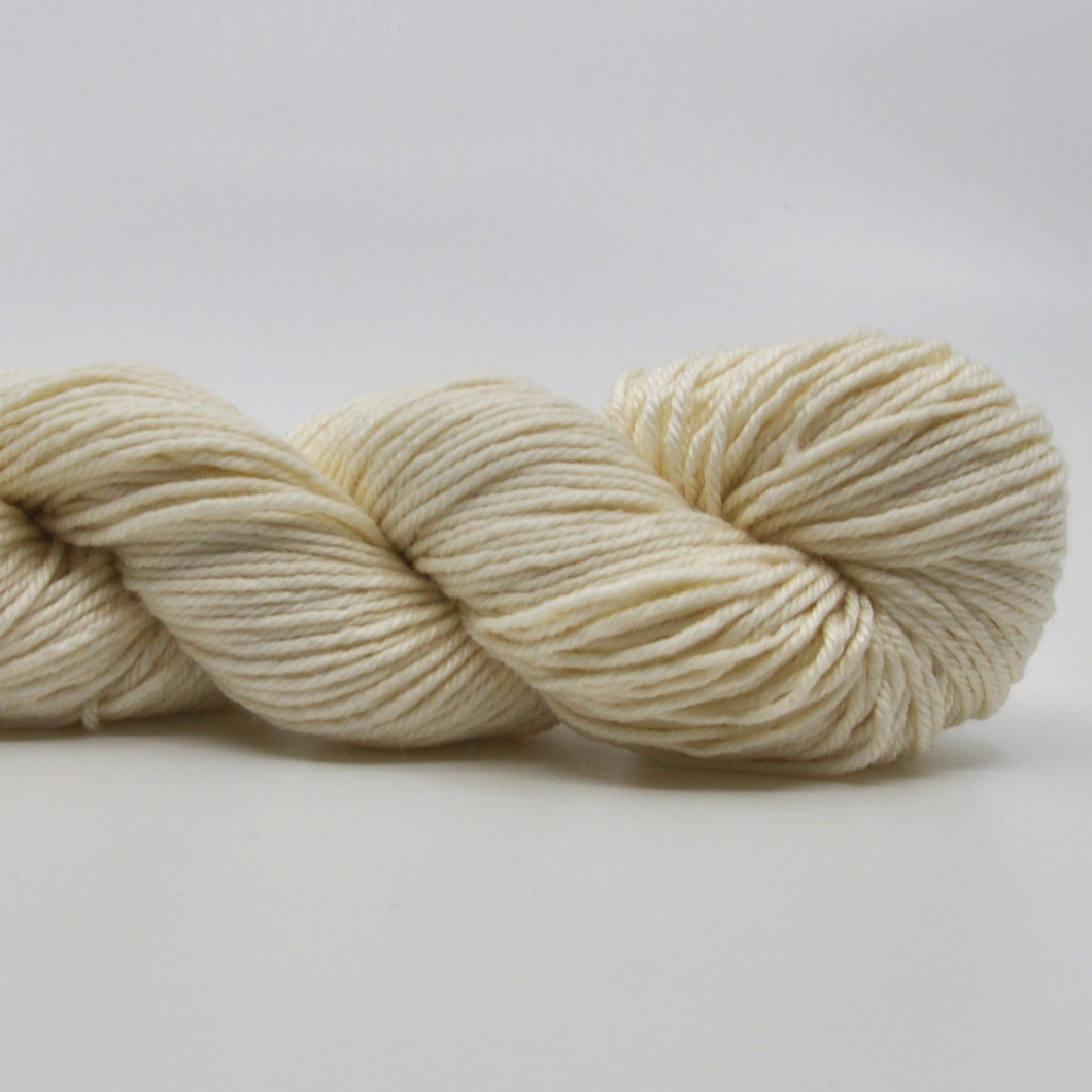 100% Superwash Wool 17 MICRON Yarn  (Worsted)