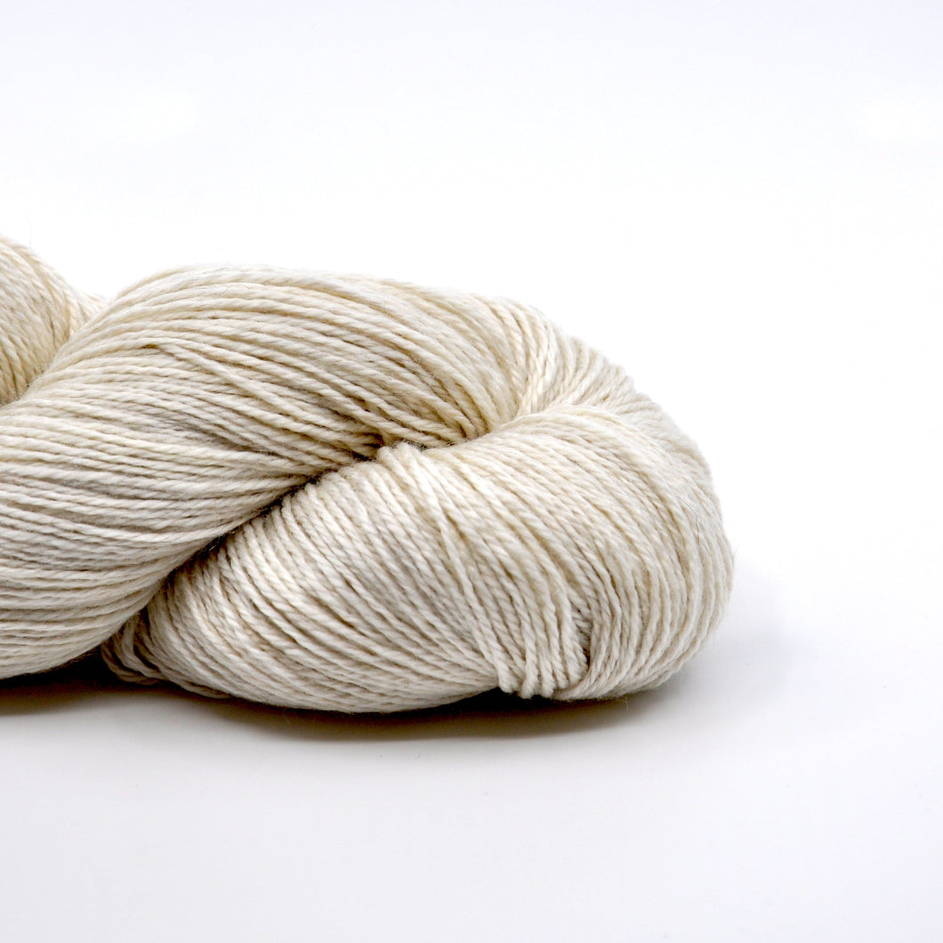 SN121- 100G - Medium 70/20/10 Merino Wool/Cashmere/Nylon Superwash Yarn (Sock)